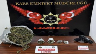 Karsta 1 kilo 880 gram esrar ele geçirildi