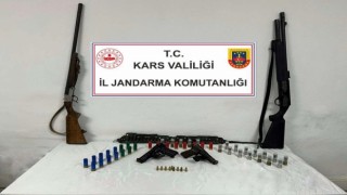 Karsta jandarma ruhsatsız silah ele geçirdi