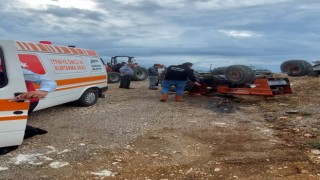 Kastamonuda devrilen traktörün altında kalan sürücü yaralandı