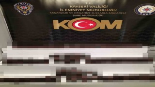 Kayseride kaçakçılık operasyonu: Yüzlerce cinsel içerikli ürün ele geçirildi