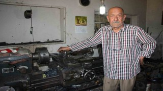 Kendisinden yaşça büyük torna tezgahında 3 çocuk büyüten Mehmet usta hayatını kaybetti