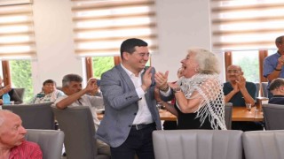 Kepez Belediye Başkanı Tütüncü, huzurevi sakinleri ile bir araya geldi