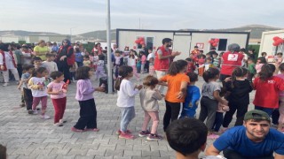 Kızılay Haftası etkinliğinde depremzede çocuklar doyasıya eğlendi