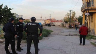 Komşular arasında taşlı silahlı kavga: 5 yaralı