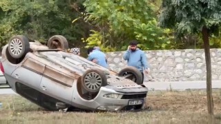 Kontrolden çıkan araç takla attı, genç çift hafif yaralandı