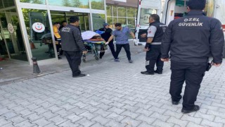 Konyada minibüs bariyere çarptı: 2 yaralı