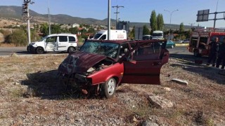 Konyada öğretmenlerin olduğu araç otomobille çarpıştı: 6 yaralı