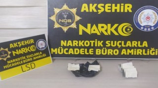 Konyada peçeteye emdirilmiş uyuşturucu ele geçirildi