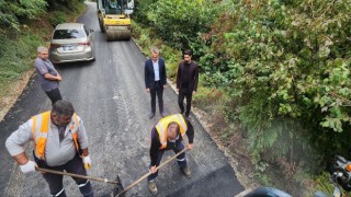 Köy yolları asfaltlama çalışmaları sürüyor