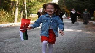 Kuran kursu öğrencileri kumbaralarındaki paraları Filistine bağışladı