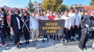 Kusursuz kafe çalışanları kutlamalara renk kattı
