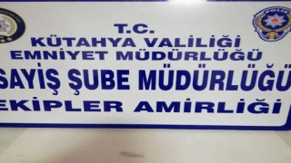Kütahyada çay bahçesinde bir kişinin üzerinde uyuşturucu ele geçirildi