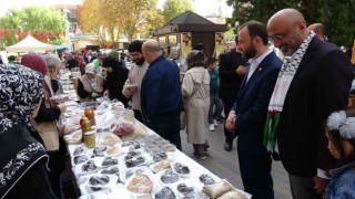 Kütahyada Filistin için Hayır Çarşısı ve Gazze Fotoğraf Sergisi