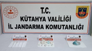 Kütahyada jandarmanın uyuşturucu operasyonunda 2 kişi tutuklandı