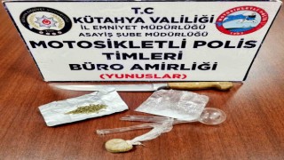 Kütahyada Yunus Timlerince bir araçta uyuşturucu ele geçirildi