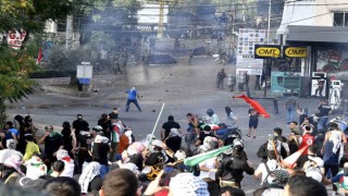 Lübnan polisi, ABD Büyükelçiliği önündeki protestoya müdahale etti