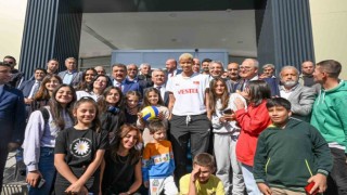 Malatyalı Milli Voleybolcu Melissa Vargas, memleketine geldi