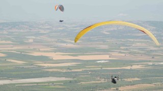 Manisa, paraşüt sporcularının yeni üssü haline geliyor