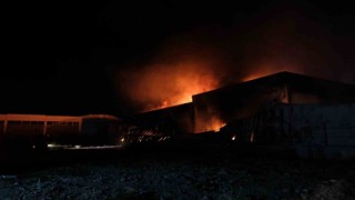 Manisadaki fabrika yangını kontrol altına alındı