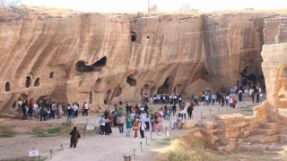 Mardindeki Dara Antik Kenti ziyaretçilerini cezbediyor
