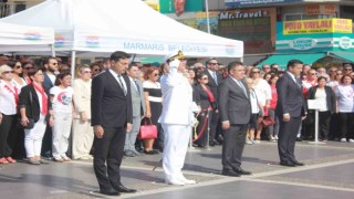 Marmariste cumhuriyetin 100.yılında Atatürk büstüne çelenk sunuldu