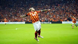 Mauro Icardi bu derbiyi de boş geçmedi