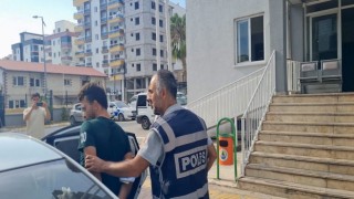 Mersinde evden hırsızlık yapan 2 şüpheli yakalandı