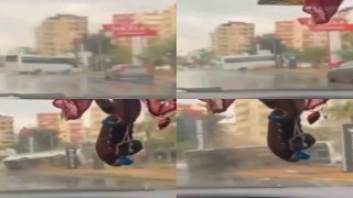 Mersinde iki ayrı servis midibüsü kazası