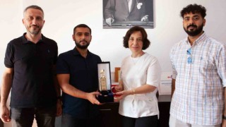 MEÜ İletişim Fakültesi öğrencileri ödülle döndü