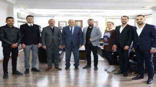 MHPden Başkan Pekmezciye ziyaret