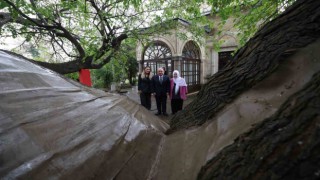 Milli Savunma Bakanı Güler, Sultan 1. Murad Hüdavendigarın türbesini ziyaret etti