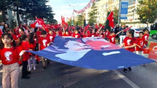 Miniklerden Cumhuriyet Bayramında coşkulu kutlama