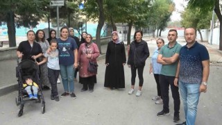 Molozlar ve enkazların yanında eğitim...