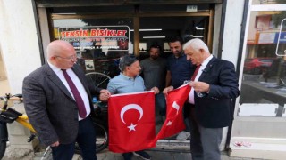 Muğla Büyükşehir 20 Bin Türk bayrağı dağıttı