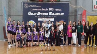 Muğla İl Sağlık Müdürlüğü voleybol takımı Ege ikincisi oldu