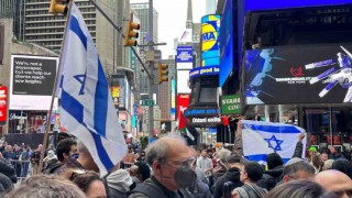 New Yorkta Filistin ve İsrail destekçileri karşı karşıya geldi