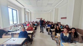 Öğrenciler çevrim içi ders ile turizm sektörü anlatıldı