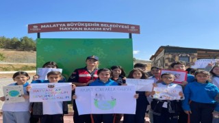 Öğrenciler hayvan barınağını gezdi