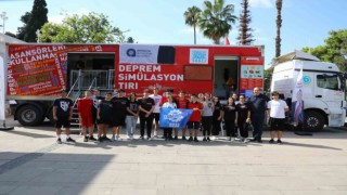 Öğrencilere deprem simülasyon tırında eğitim