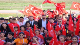 Öğrencilerin 100. yıl koşusu heyecanlı anlara sahne oldu
