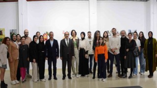 Öğrencilerinin eserleri sanatseverlerle buluşuyor