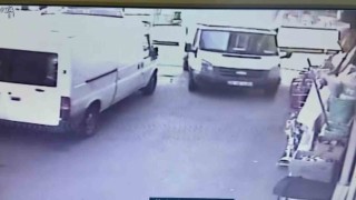 Önce vatandaşa çarptı sonra hızla kaçtı