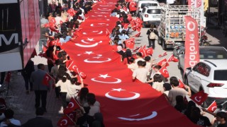 Osmaniyede 29 Ekim Cumhuriyet Bayramı etkinlikleri 100 metrelik bayrak yürüyüşüyle başladı