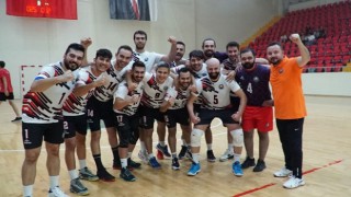 Osmaniyeli Voleybolcular, Galibiyetle Başladı