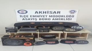Otomobillere dadanan hırsız yakalandı