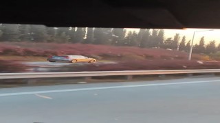 Otoyolda ters şeritten son sürat ilerledi