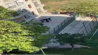 (ÖZEL) Esenyurtta siteye çökmek isteyen grup, yönetici ve oğlunu öldüresiye dövdü; o anlar kameraya yansıdı