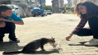 Özel öğrenciler sokak hayvanlarını unutmadı