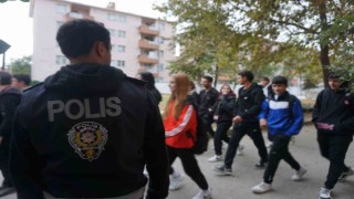 Polis ekipleri okul çevrelerindeki denetimlerini arttırdı