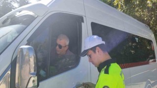 Polis ekipleri okul servislerini denetledi